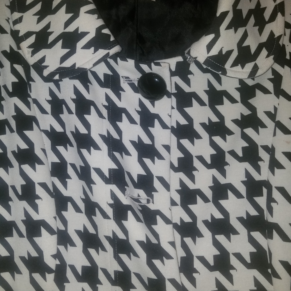 Hound tooth swing coat